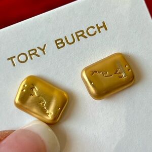 Tory Burch Torsade Engraved Logo Stud earrings